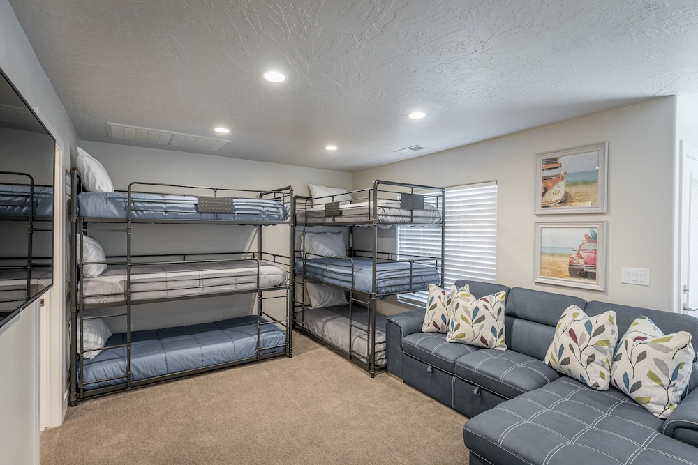 Townhome, Multiple Beds (Stargazer – Luxury Condo, Rooftop Vie) photo 3
