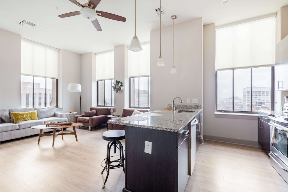 City Apartment photo 2