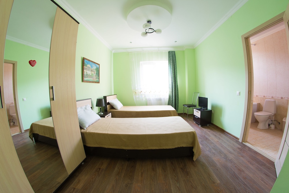 Standard Twin Room, 2 Twin Beds photo 2