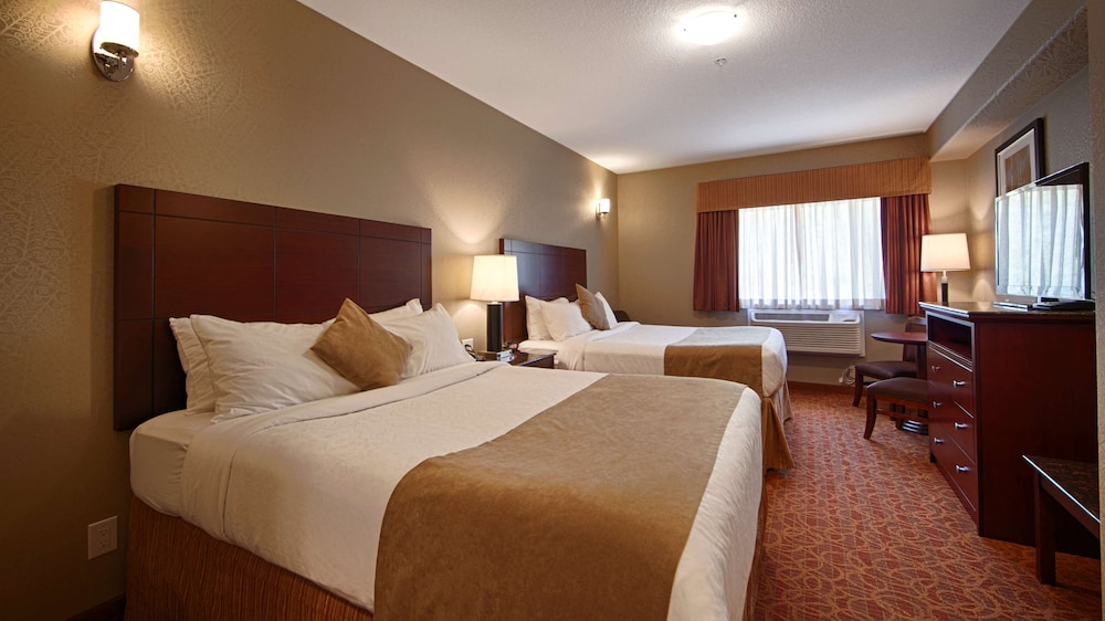 Suite, 3 Twin Beds, Non Smoking, Refrigerator & Microwave - Photo 1