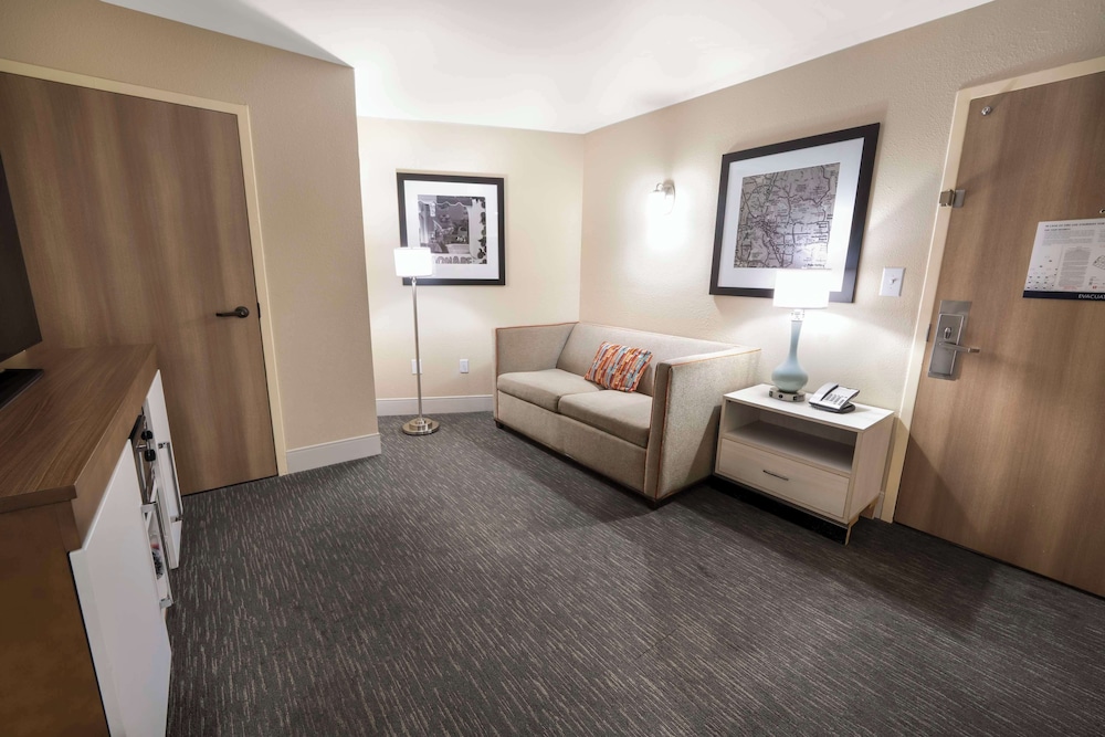 Suite, 1 King Bed, Non Smoking
