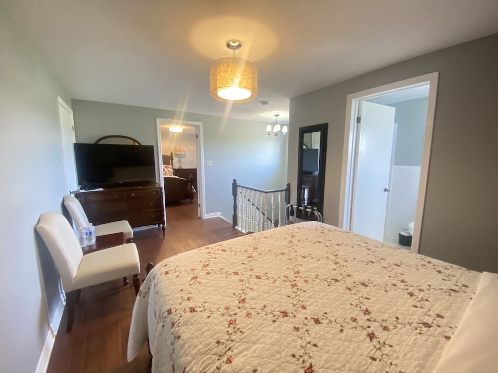 Deluxe Double Room, 2 Queen Beds photo 2