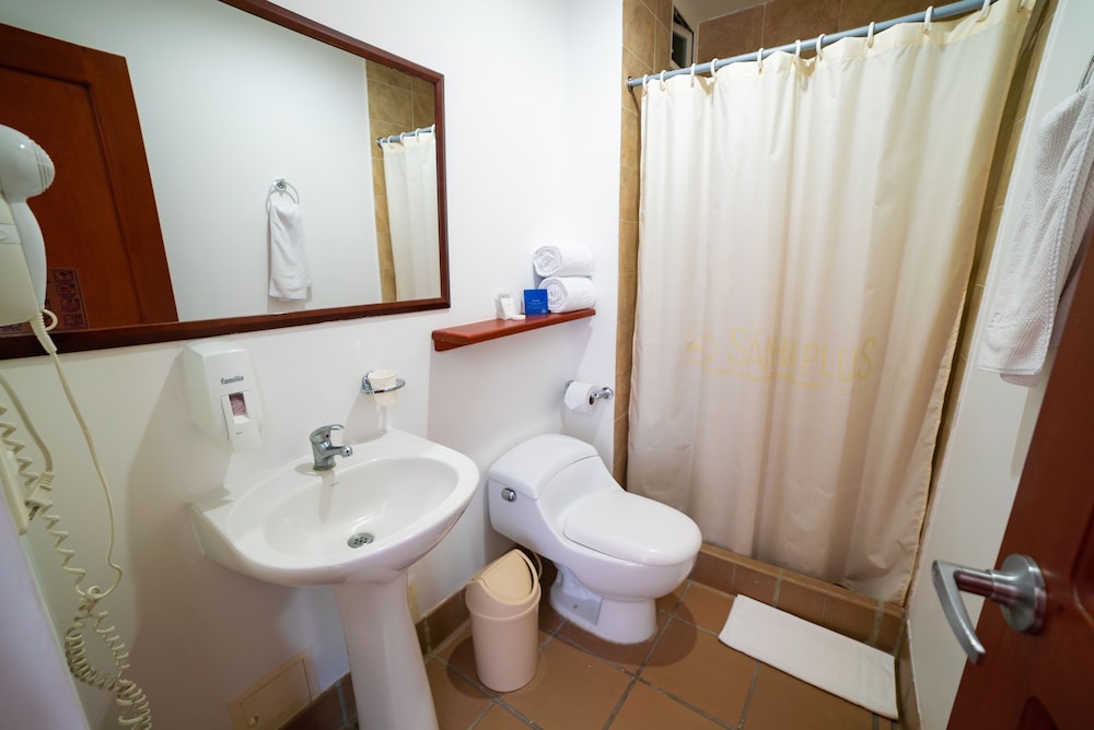 Standard Twin Room - Photo 6