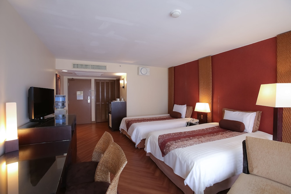 Twin Room, Ocean View (Infinity Tower) photo 2