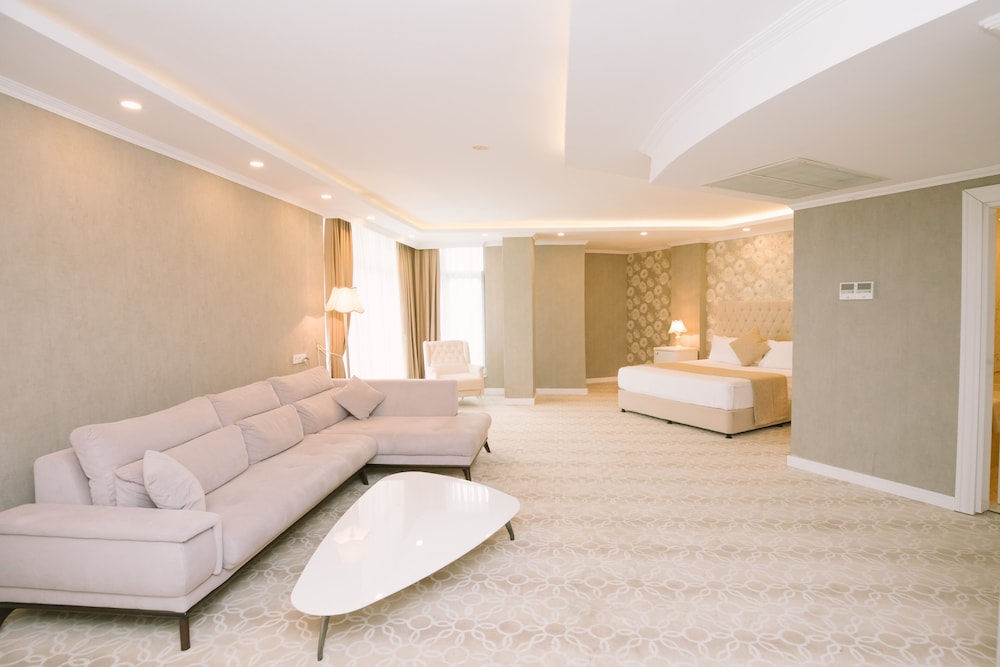 Deluxe Suite