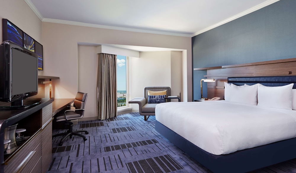 Executive Suite, 1 King Bed - Photo 1