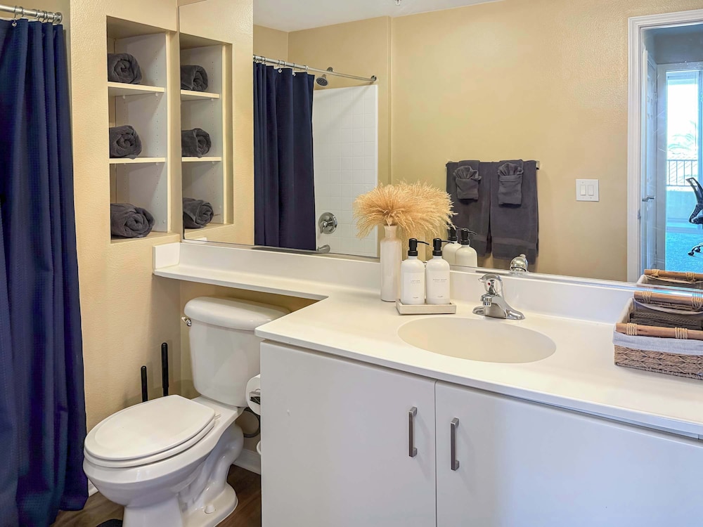 Charming 2BR Retreat Pool Gym 10min to Disneyland, 사진 10