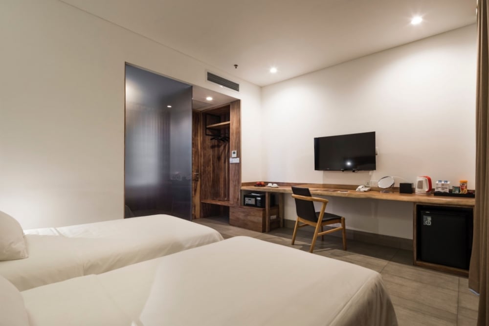 Hem Saigon Twin Room photo 3
