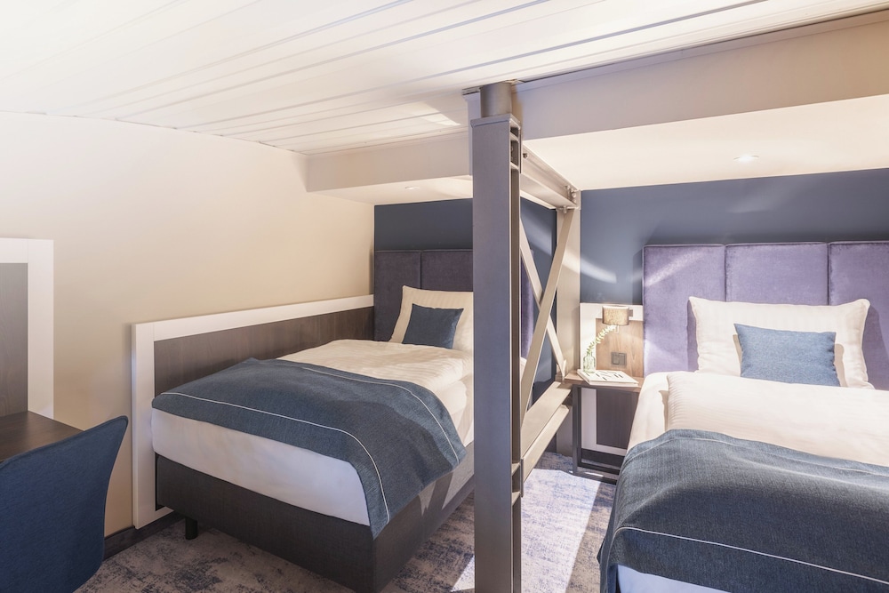 Family Room, 1 Queen Bed (Premium) - Photo 8
