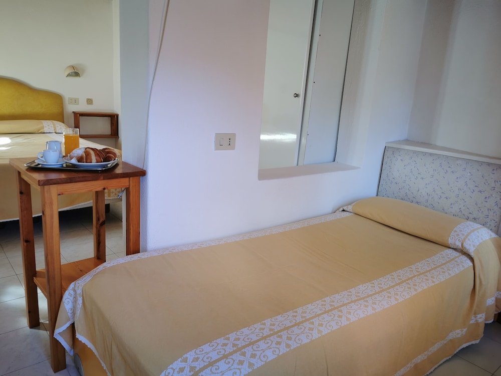 Triple Room - Photo 7