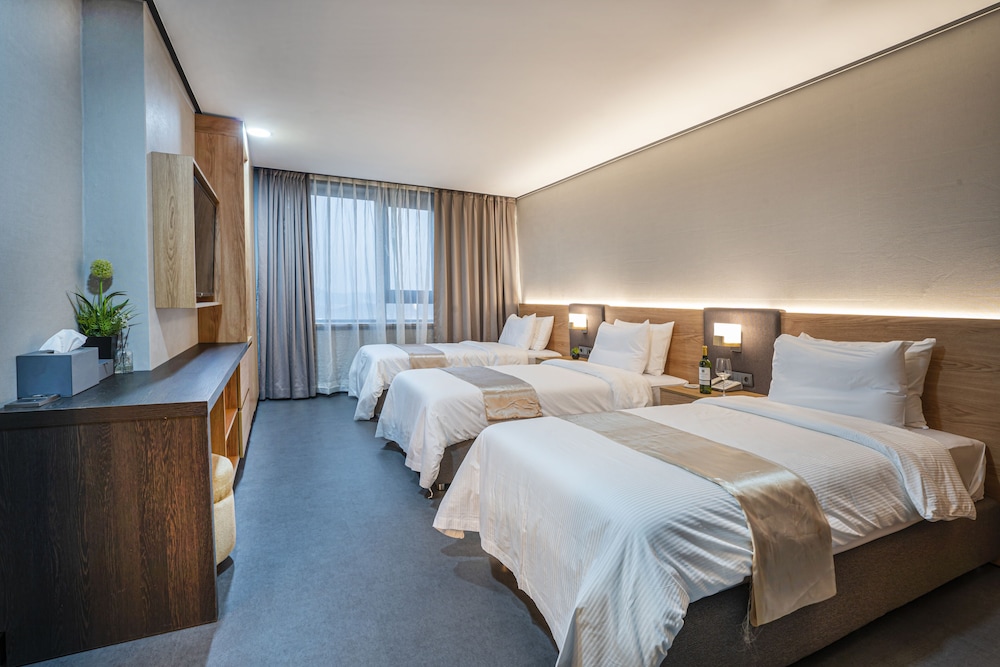 Royal Suite photo 2