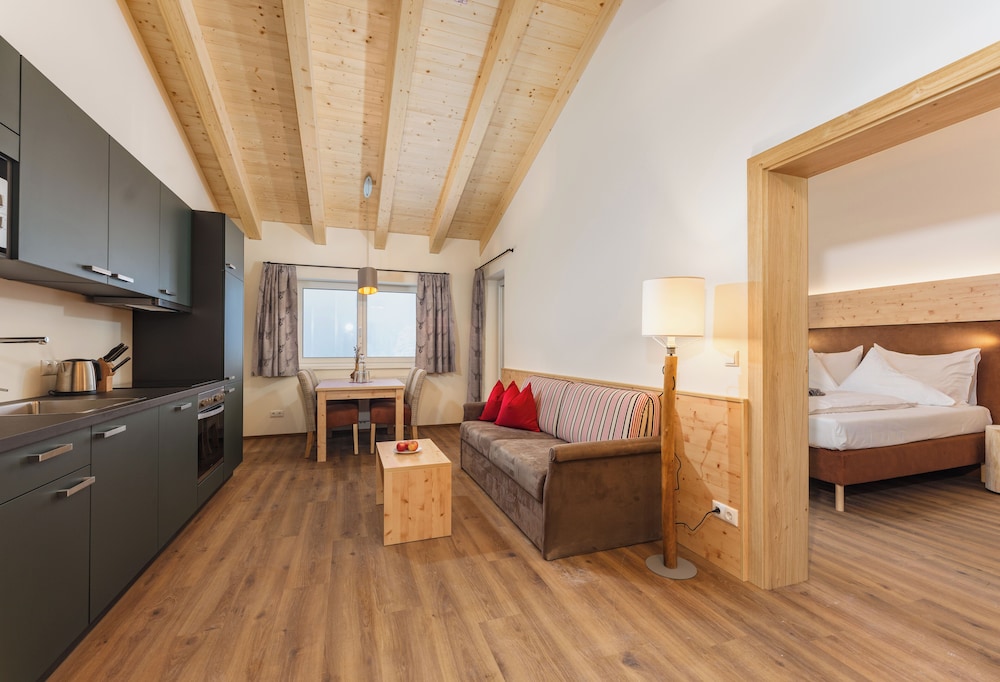 Apartment, 1 Bedroom, Balcony, Mountainside photo 1