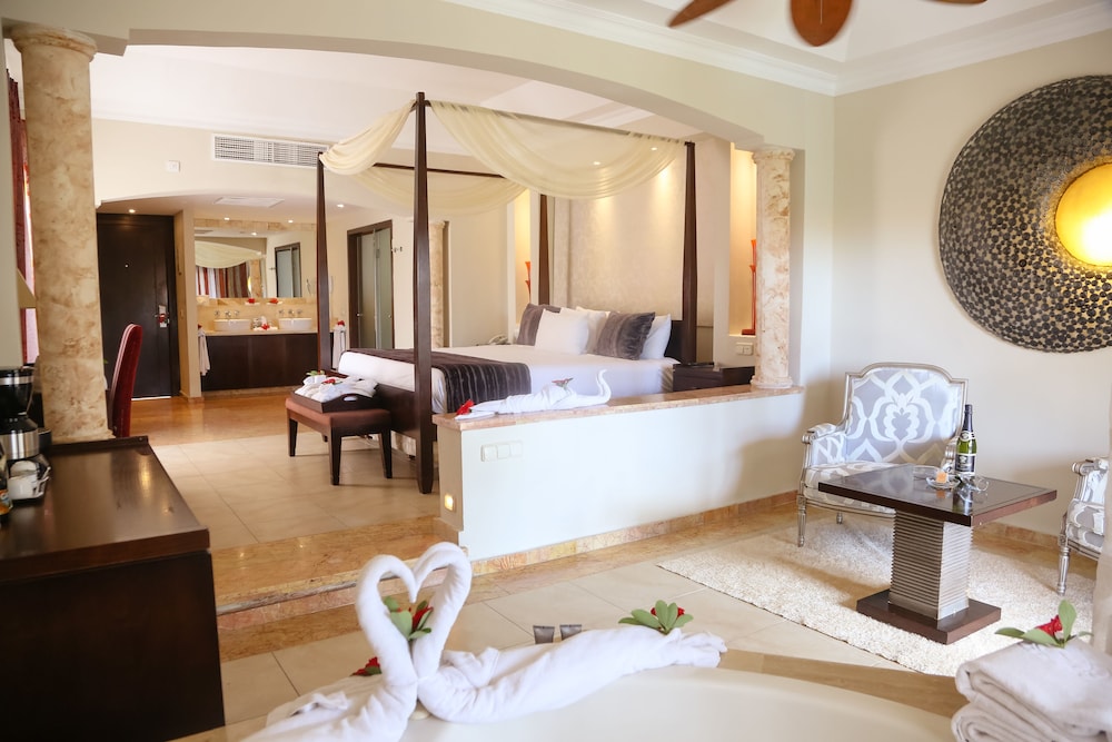 Elegance Club Junior Suite with Jacuzz - Adults Only