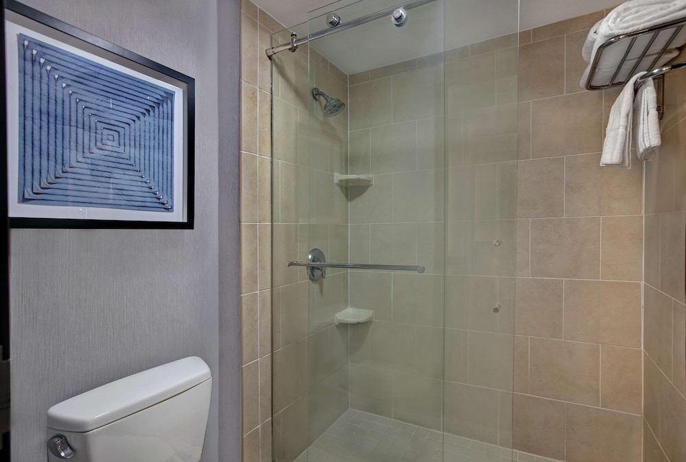 Room, 1 Queen Bed (High floor) - Photo 4