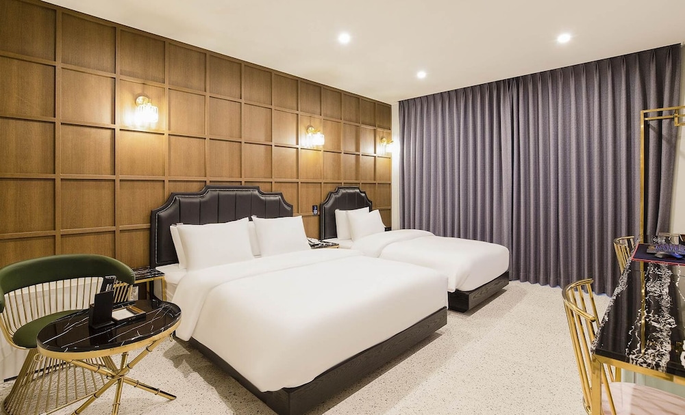 Standard Twin Room - Photo 2