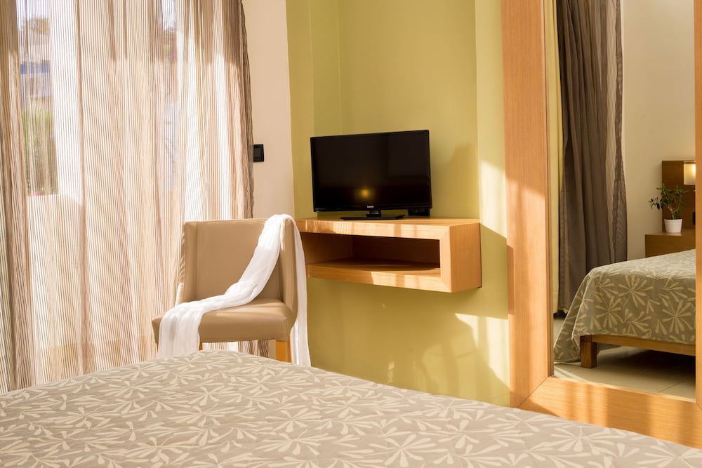 Junior Suite, Garden View photo 3
