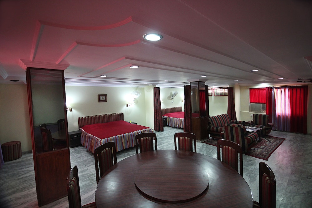 Royal Family Suite - Photo 5