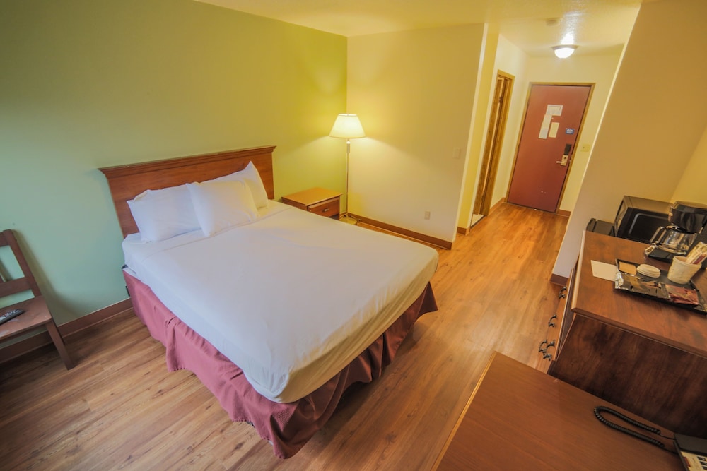 Standard Room, 1 Queen Bed (Single Queen) photo 3