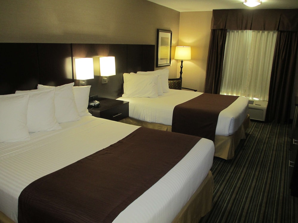 Standard Room, 2 Queen Beds, Non Smoking, Refrigerator & Microwave - Photo 3