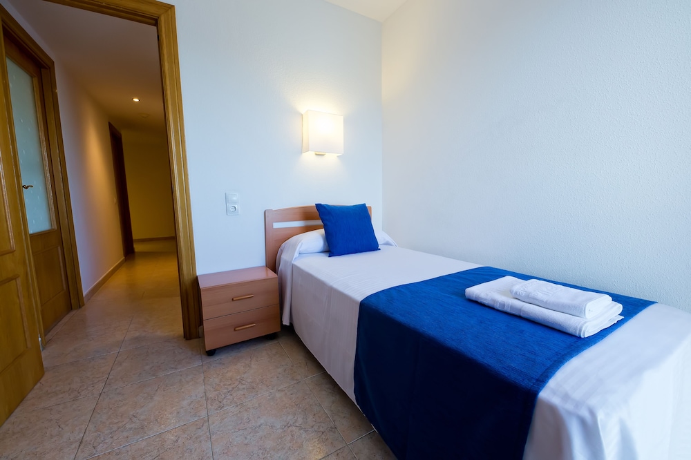 Family Apartment, 3 Bedrooms, Terrace, Pool View, photo 6