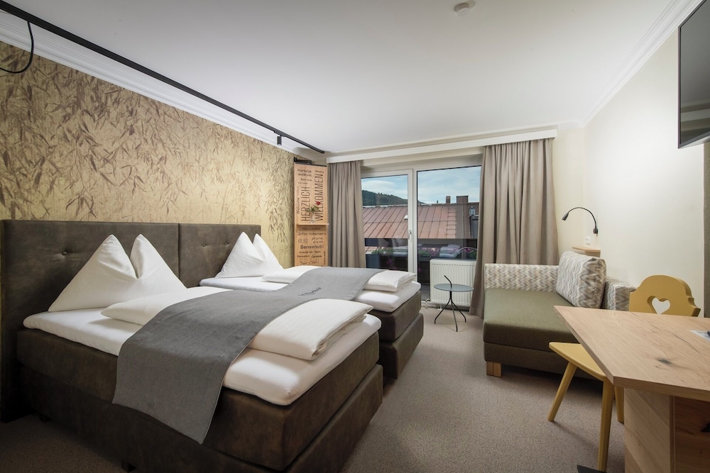 Family Triple Room, Balcony (2 Adults + 1 Child) photo 3