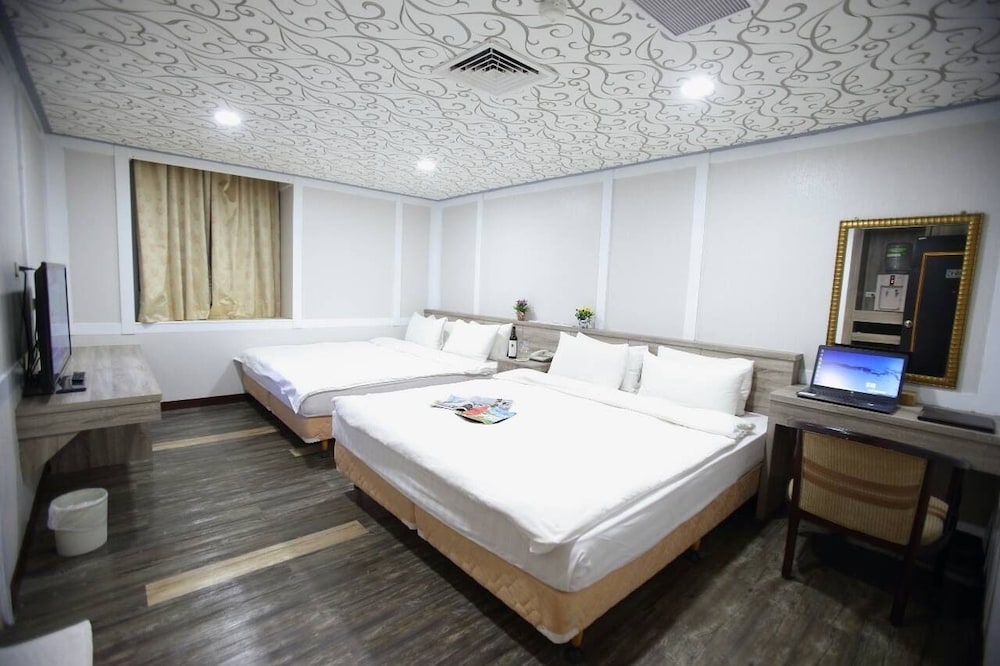 Quadruple Room photo 2