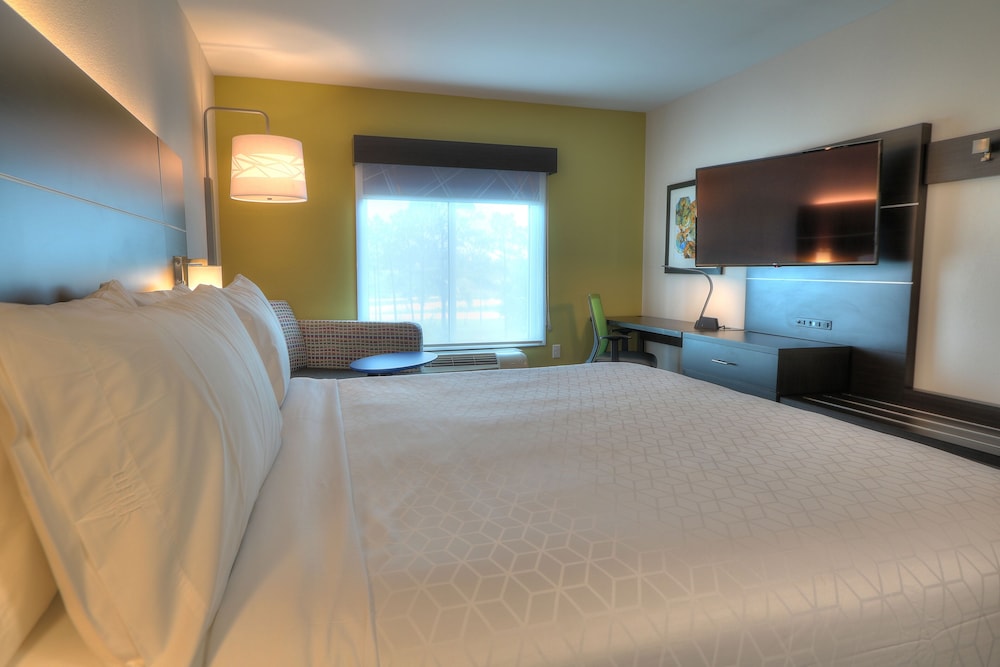 Suite, 1 King Bed (Additional Living Area) - Photo 2