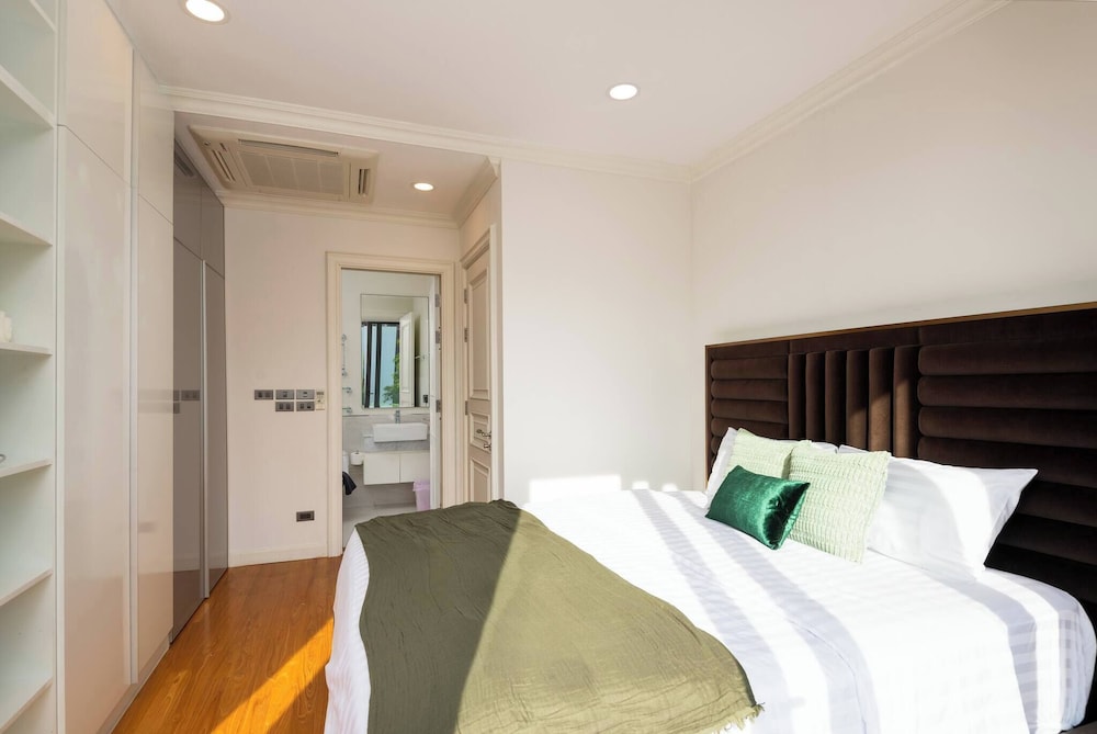 Villa, 5 Bedrooms, Accessible, Smoking photo 2
