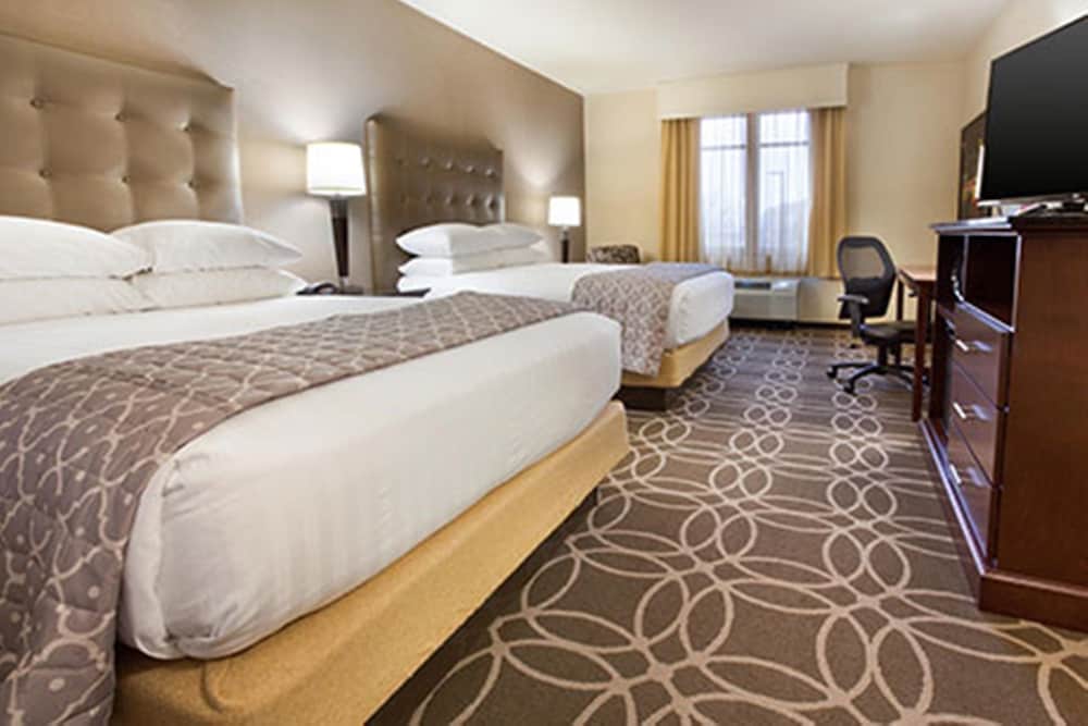 Suite, 2 Queen Beds, Refrigerator & Microwave (Hearing Accessible, Upper Floor)