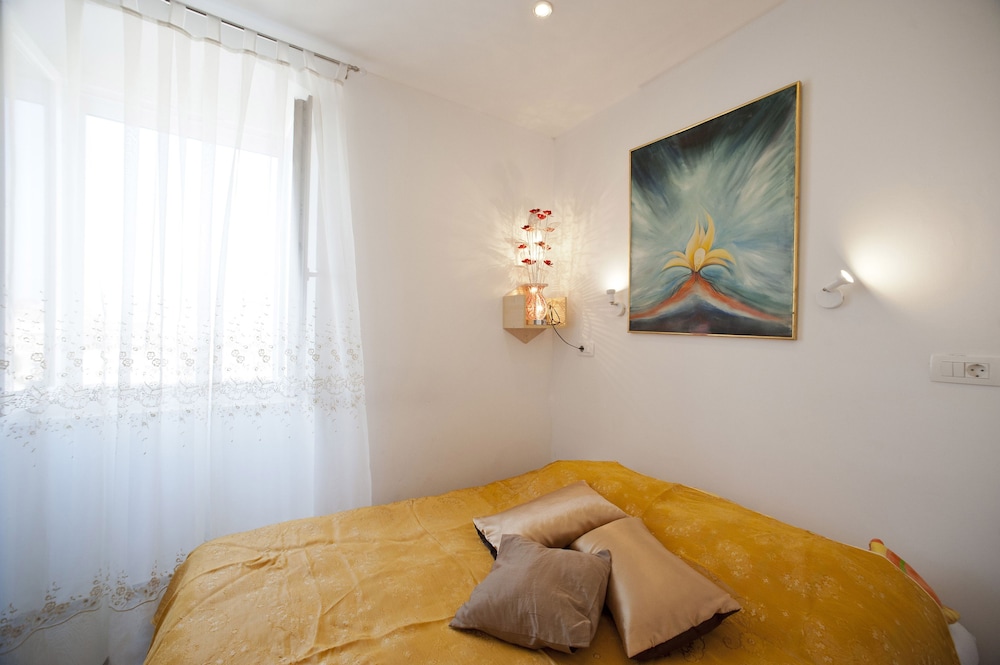Classic Room (2)