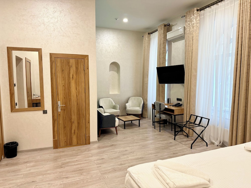 Deluxe Double Room photo 3