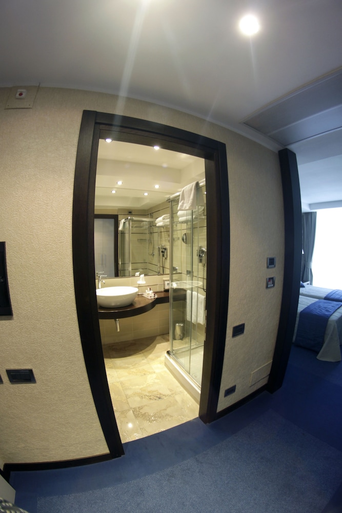 Double Or Twin Room - Photo 9