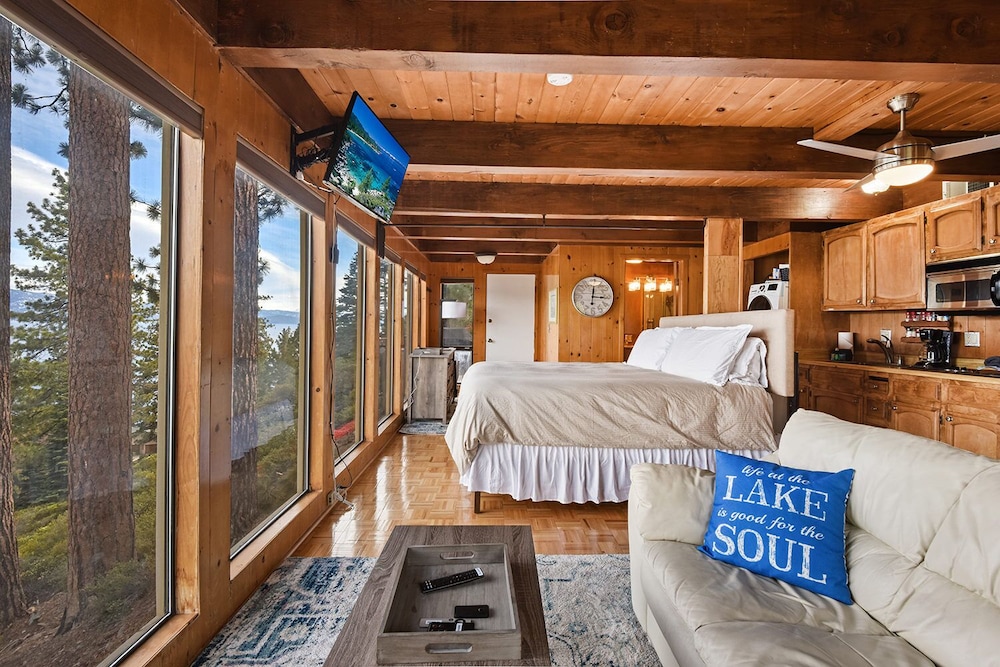 Condo, 1 King Bed (Stargazer) photo 1
