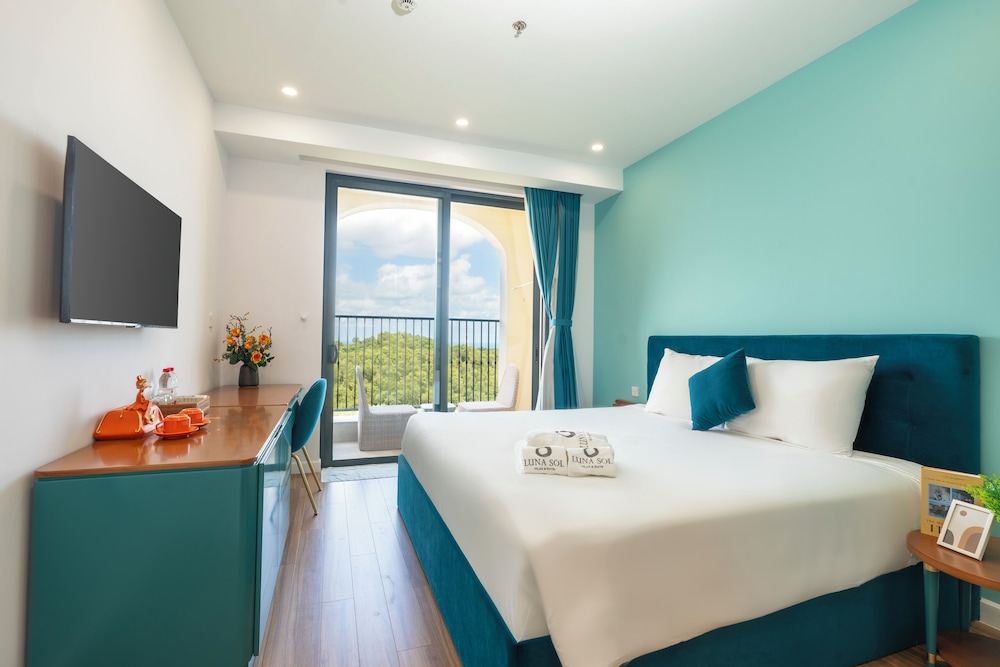 Deluxe Apartment, 2 Bedrooms, Connecting Rooms, Mountain View