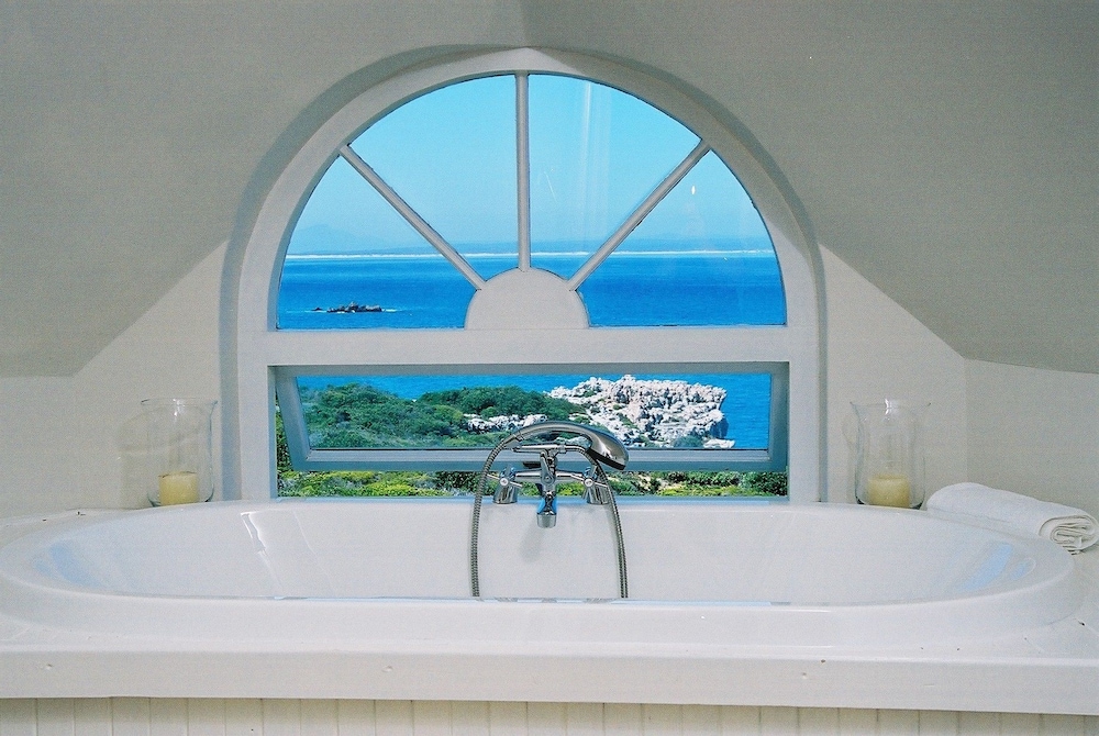 Honeymoon Suite photo 3