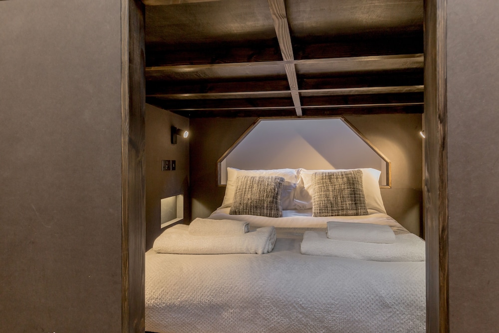 Luxury Apartment, Private Bathroom (Boutique Apartment)