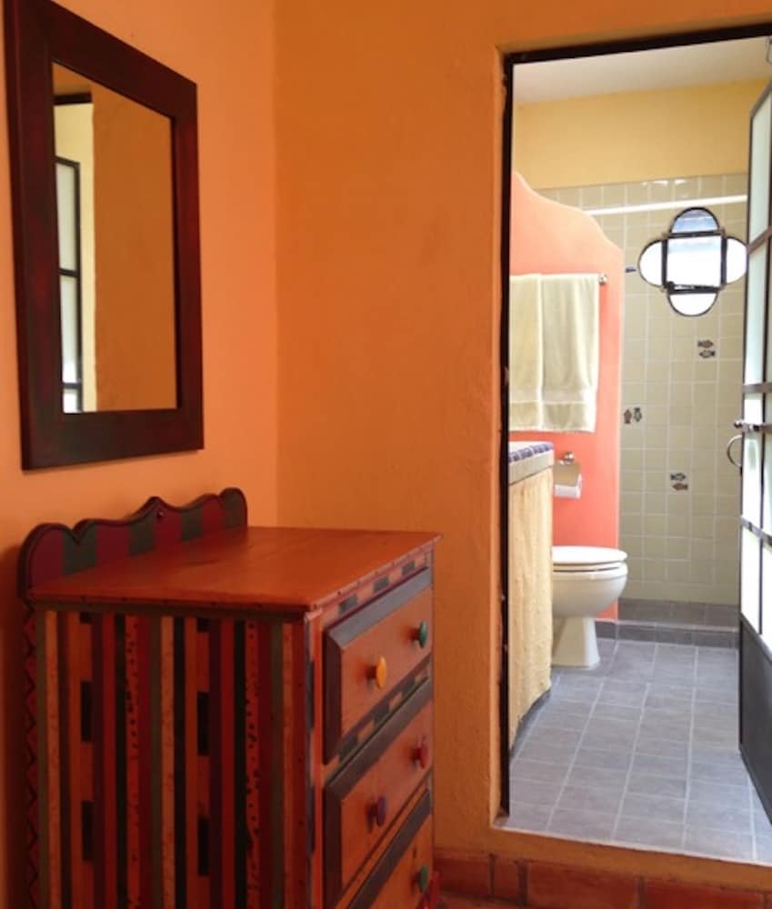 Room, Private Bathroom (Casa Contenta Tulipan Room)