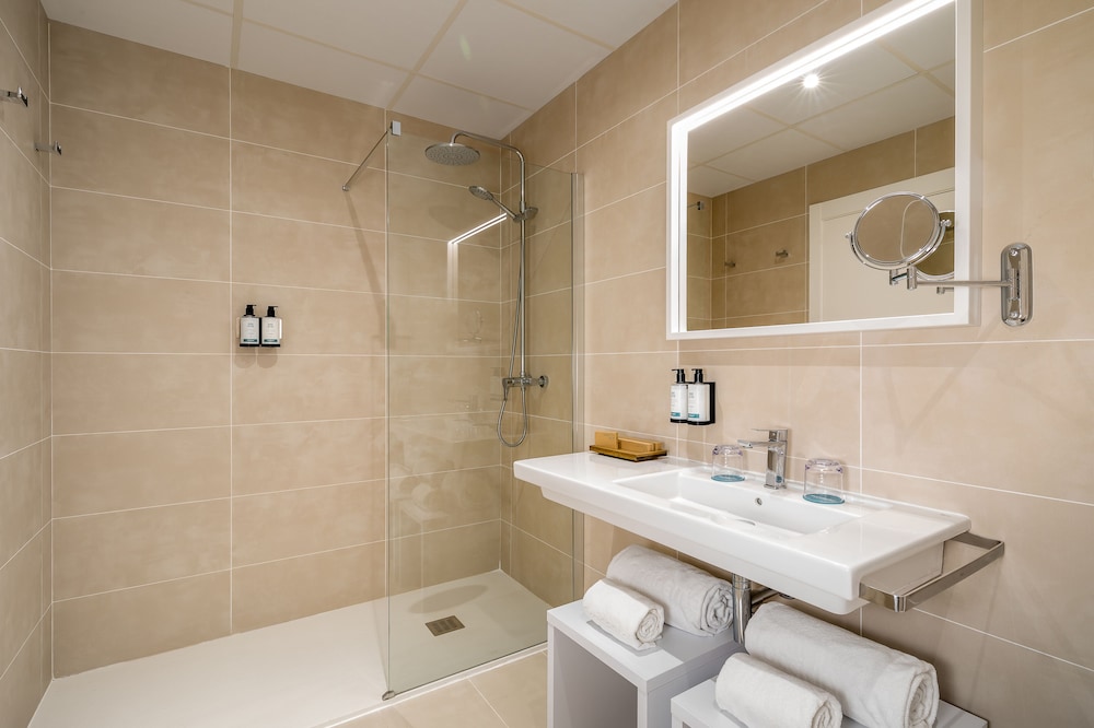 Double Room, Pool Access - Photo 10