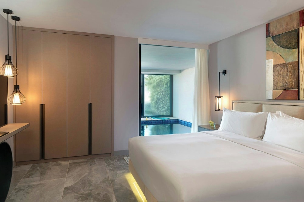 Grand Suite, 1 King Bed, Balcony, Sea View (Balcony) thumbnail 6