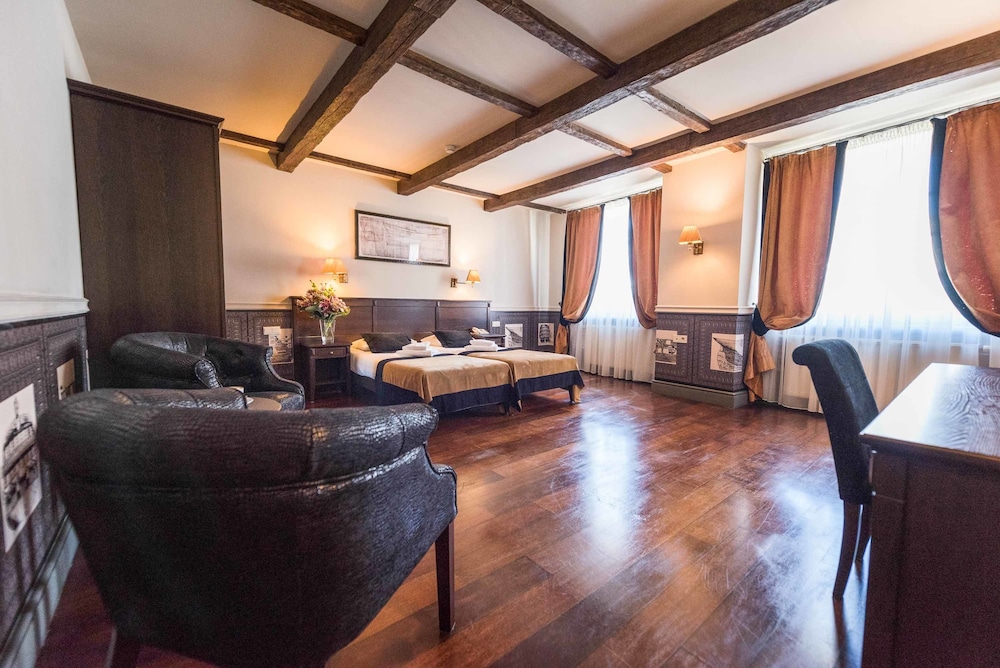 Classic Double or Twin Room - Photo 17