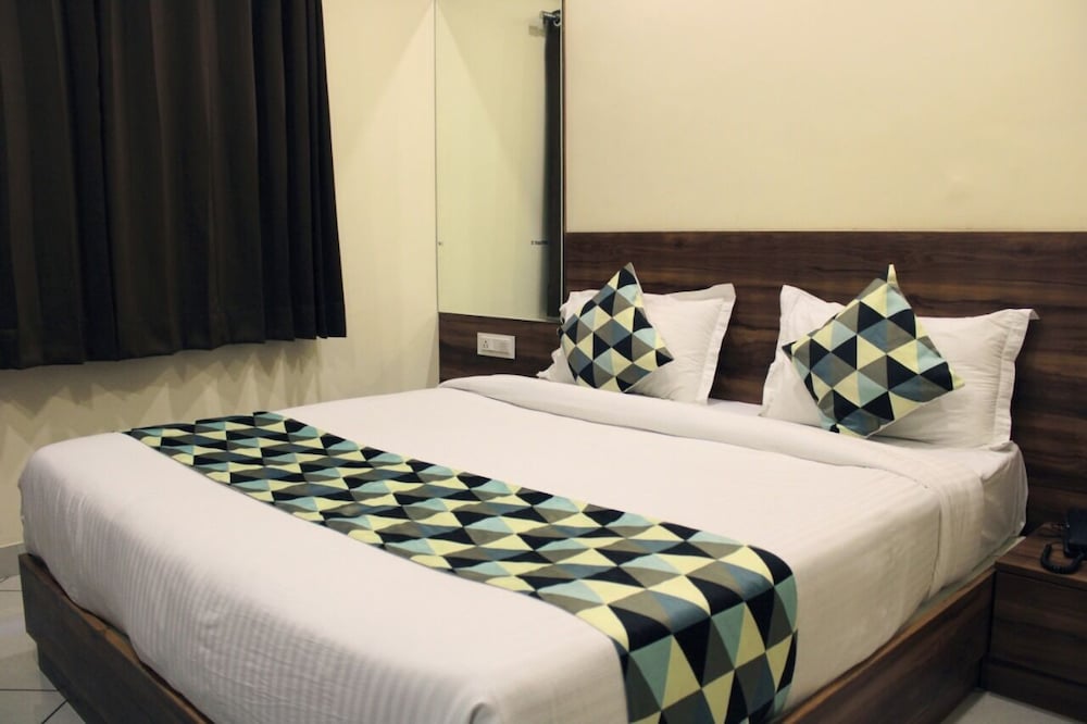 Deluxe Room - Photo 1