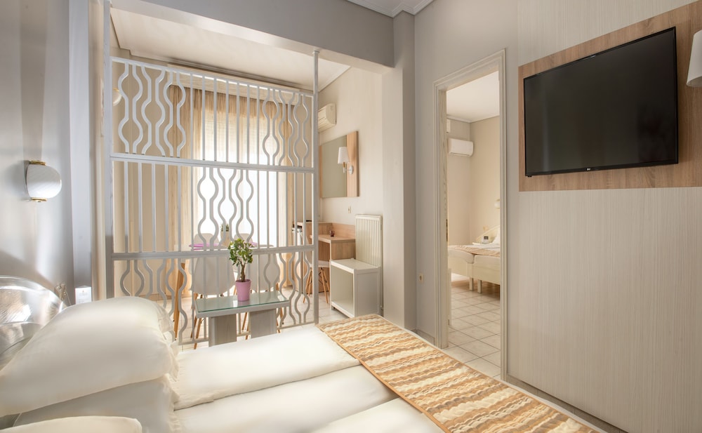 Family Room, 2 Bedrooms