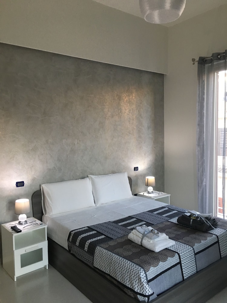 Standard Double Room, Balcony, City View photo 2