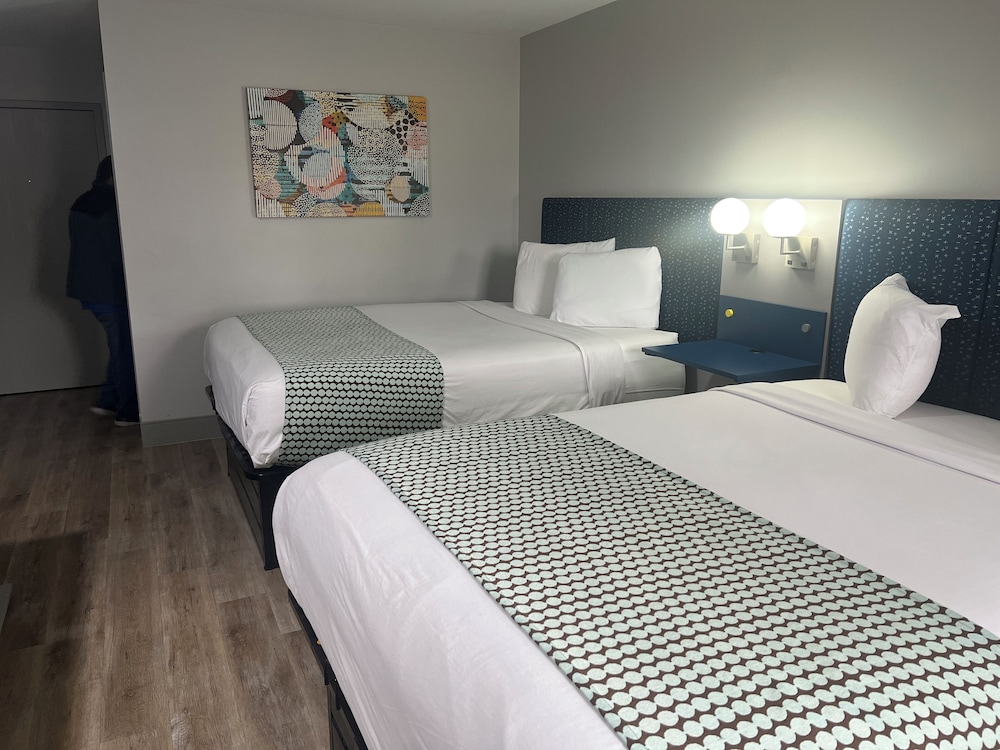 Standard Room, 2 Queen Beds, Accessible, Non Smoking