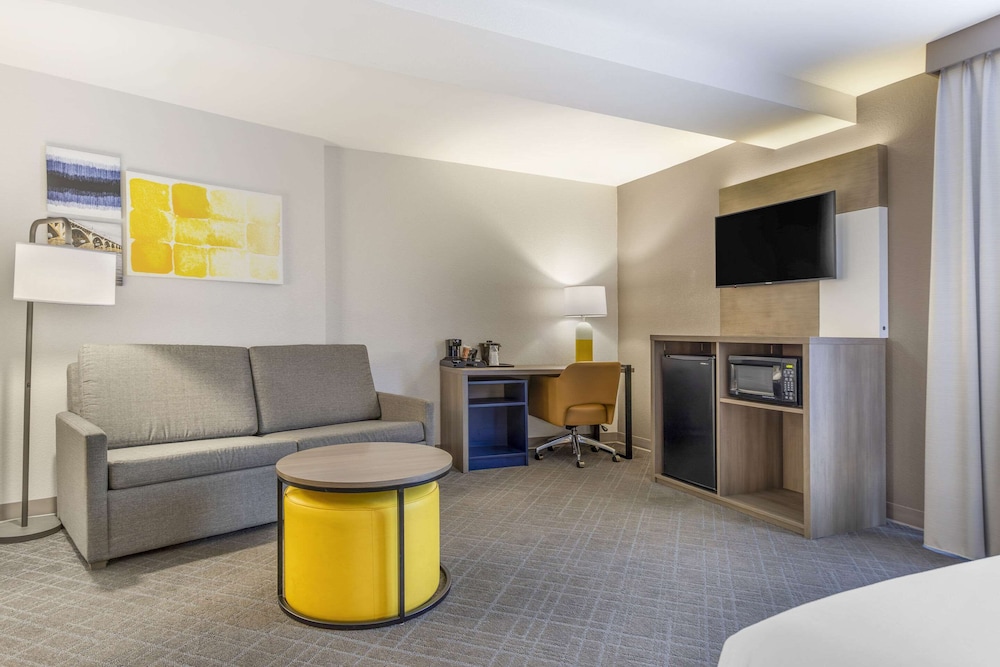 Suite, Multiple Beds, Accessible, Non Smoking photo 3
