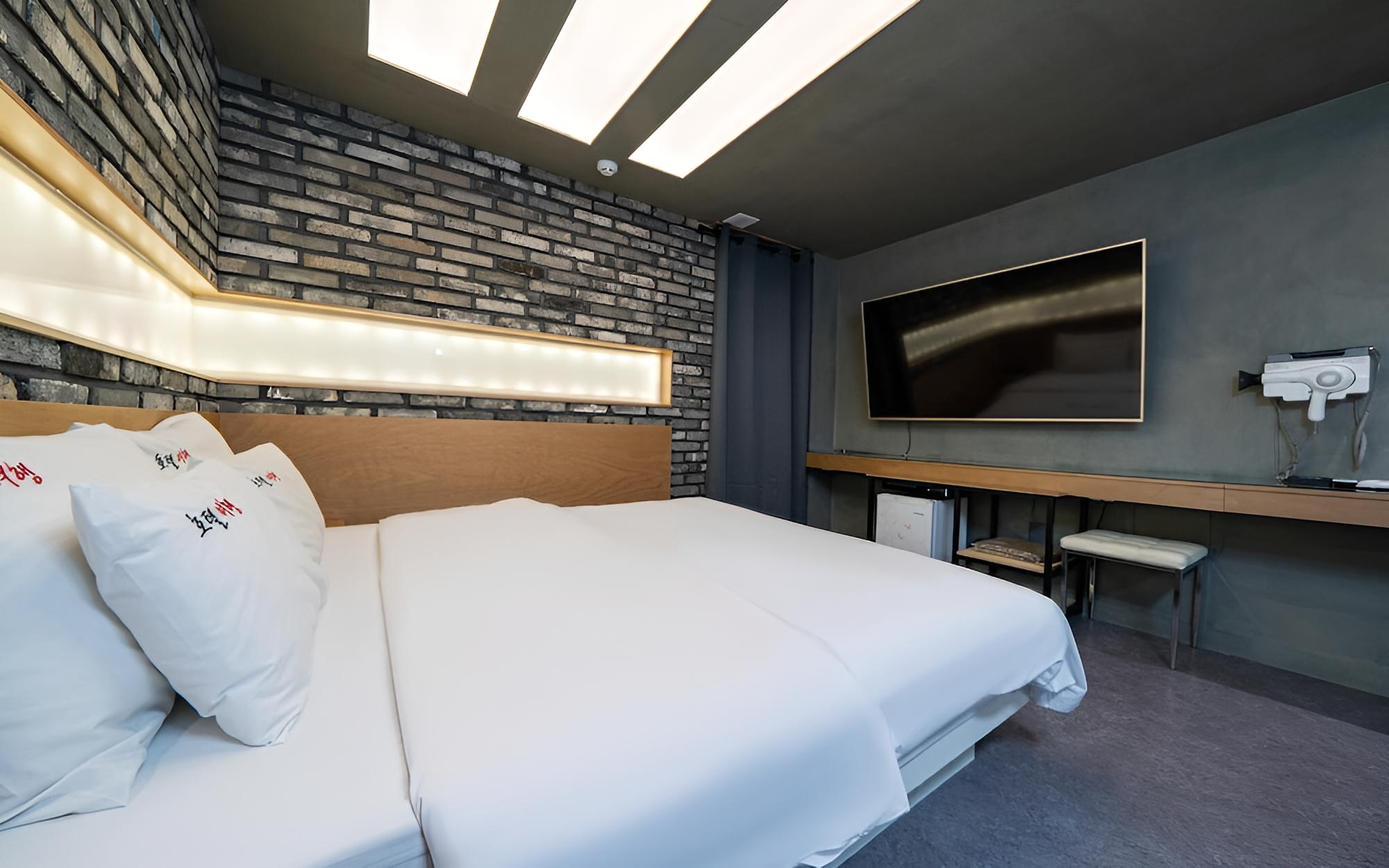 Room (Premium (high-end 2 PCs Netflix Disne) - Photo 7