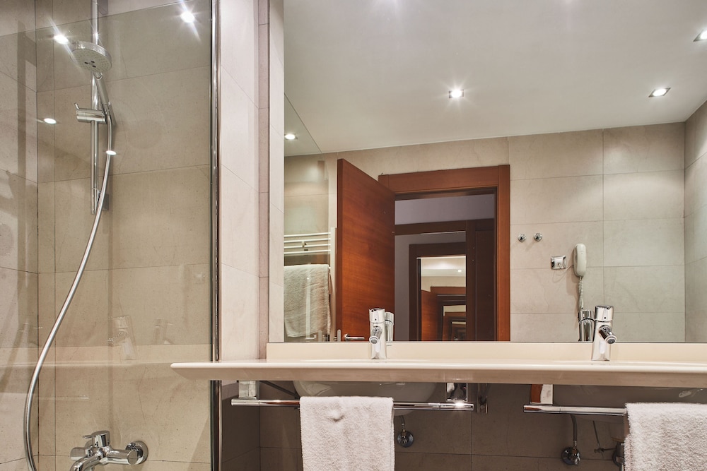 Standard Room - Photo 7