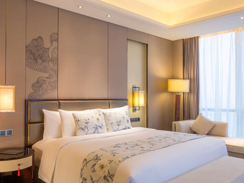 Suite, 1 King Bed