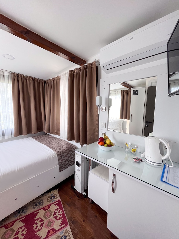 Economy Double Room Single Use, 1 Large Twin Bed, Annex Building photo 3