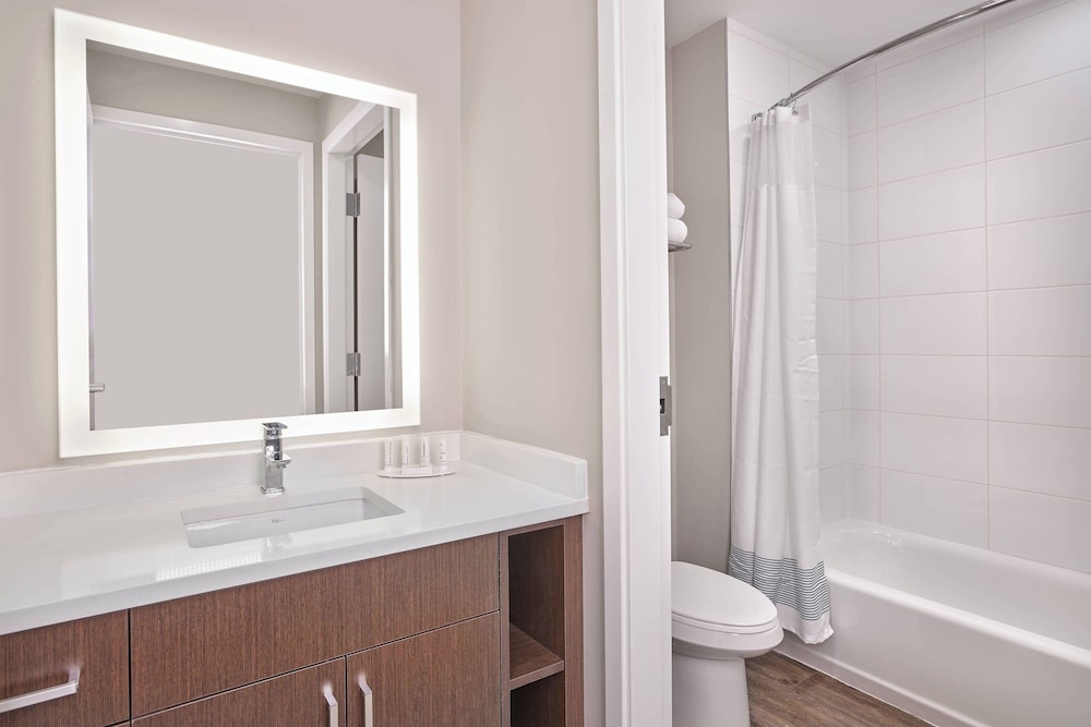 Suite, 2 Bedrooms - Photo 5